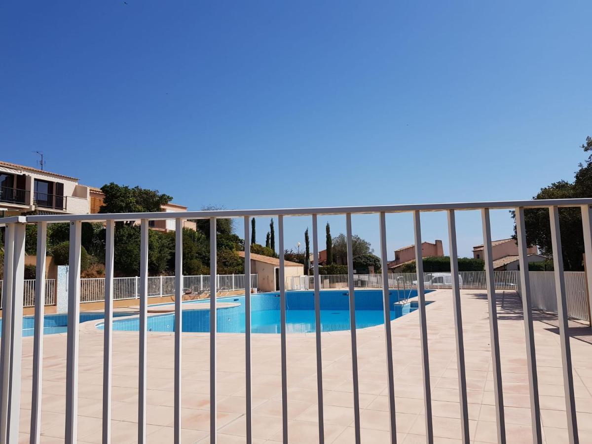 Villa Mit Grossartigem Panoramablick Auf Das Meer Und Direkt Am Pool 拉克鲁瓦瓦尔梅 外观 照片